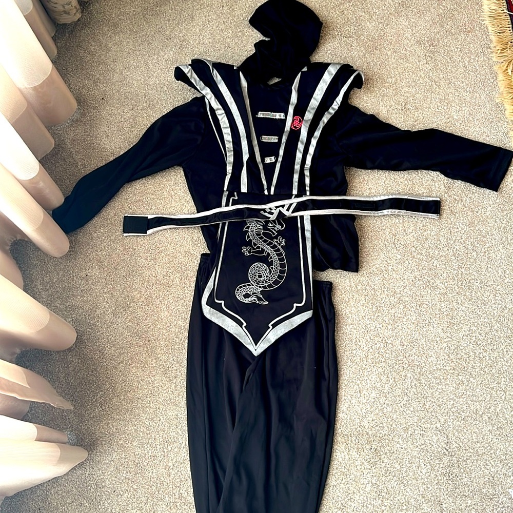 Ninja Halloween costume 8 -9 year old.